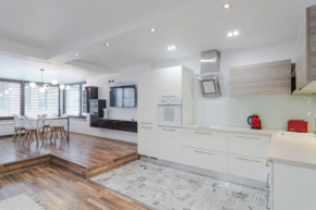 Modern apt for 6 guests, Central station, self check-in